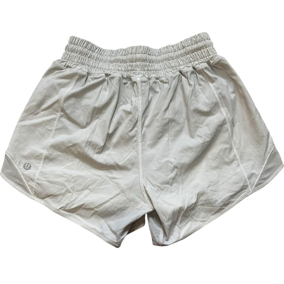 Lululemon athletica White Hottie Hot High-Rise Lined Shorts EUC 4 - Picture 4 of 8